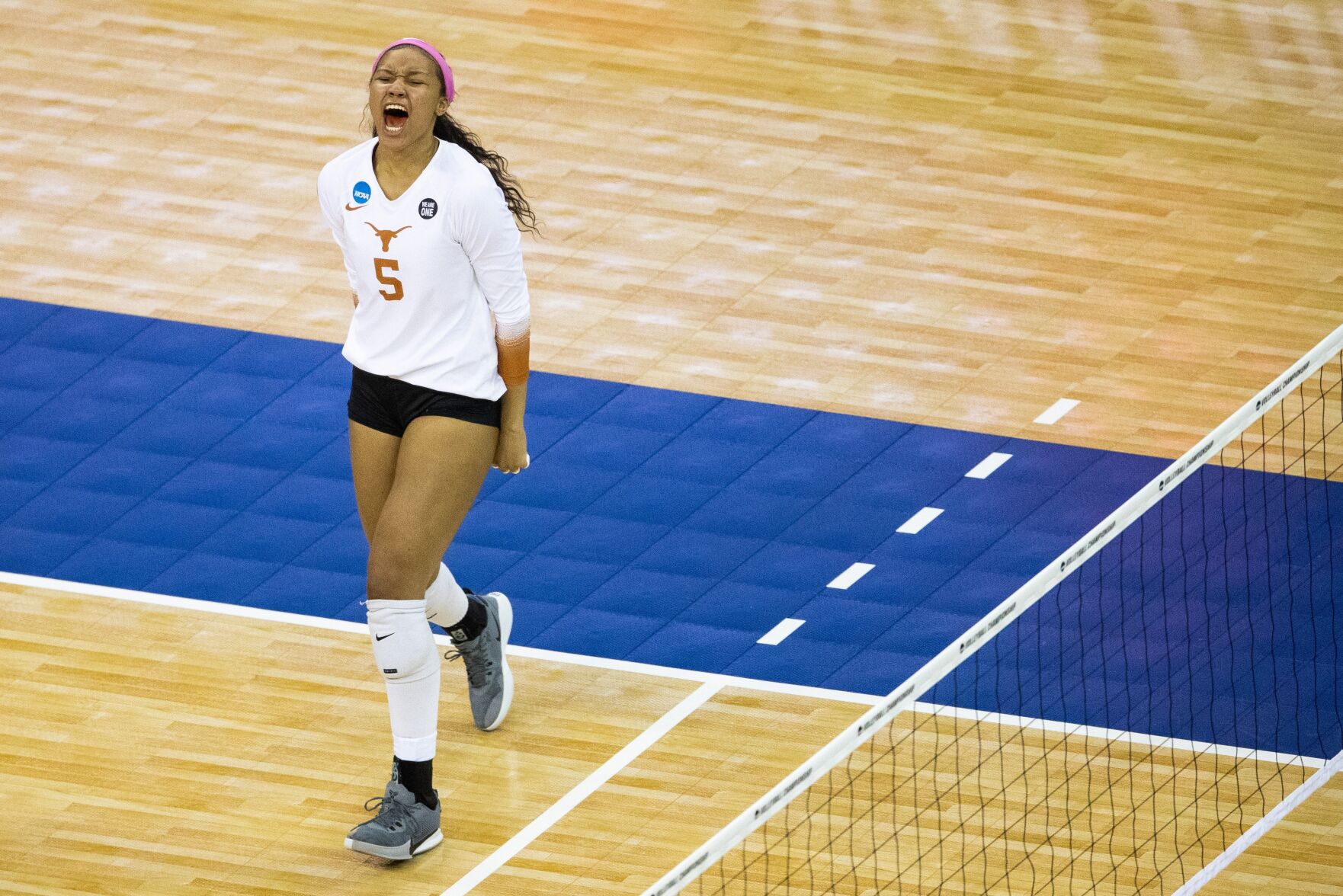 042021-owh-spo-nuvolley-ar35